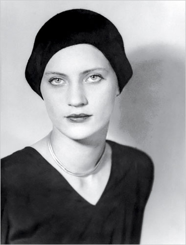 Lee Miller, Surrealist muse, photographed by Man Ray, Paris ca. 1930