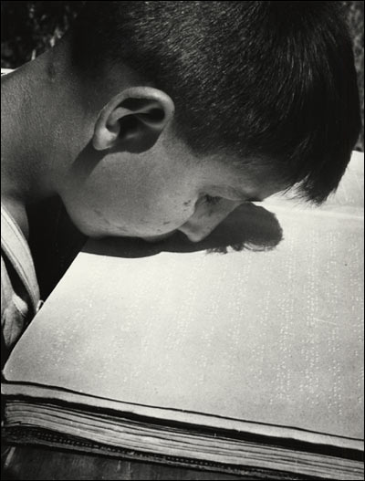 David Seymour. “Blind Boy Reading With His Lips”. 1948. Corcoran Gallery of Art, Washington, D.C.